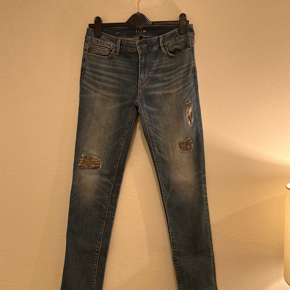 Size 6 White House Black market jeans.